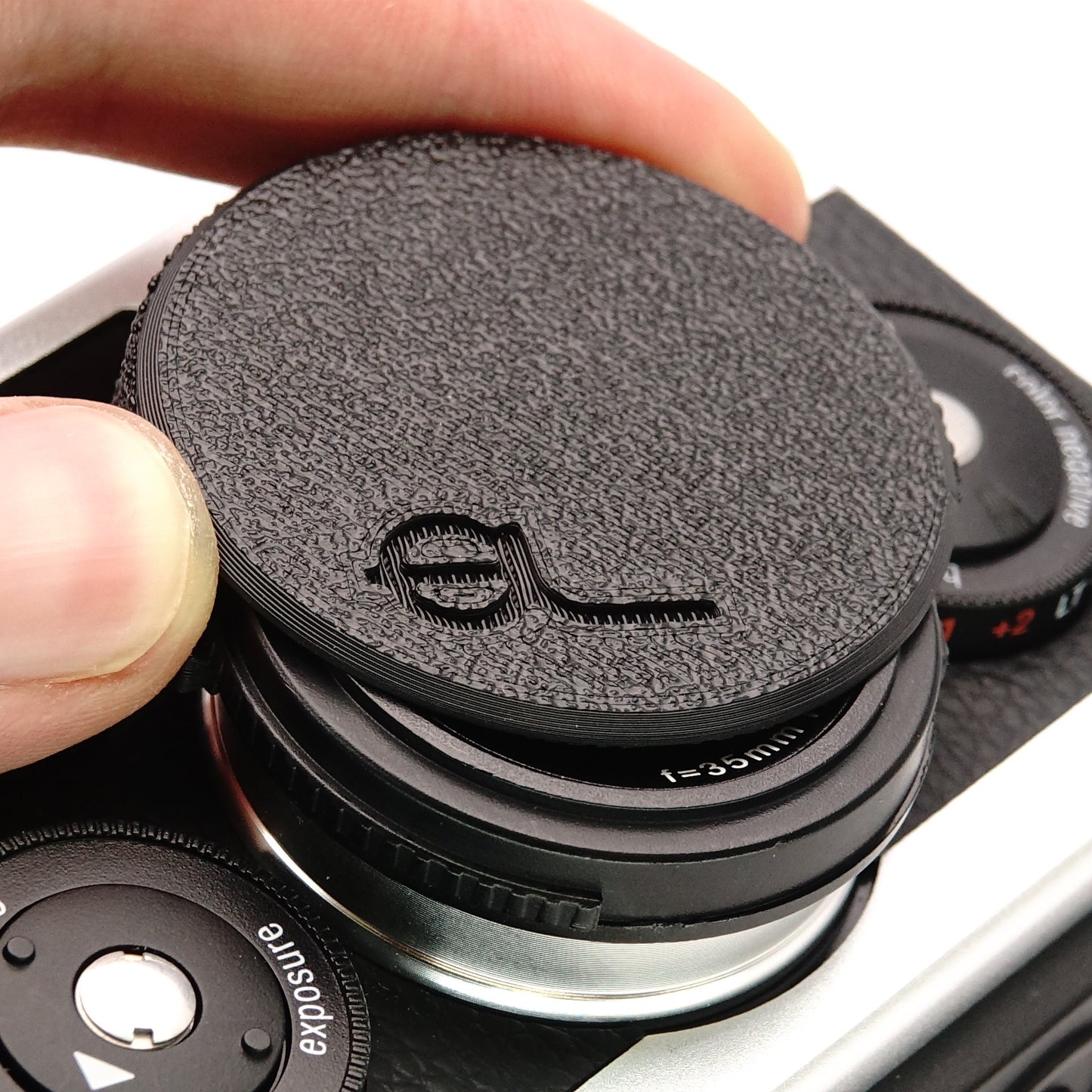 Accessori (copriobiettivo, adattatore, paraluce, custodia) per Rollei 35 AF